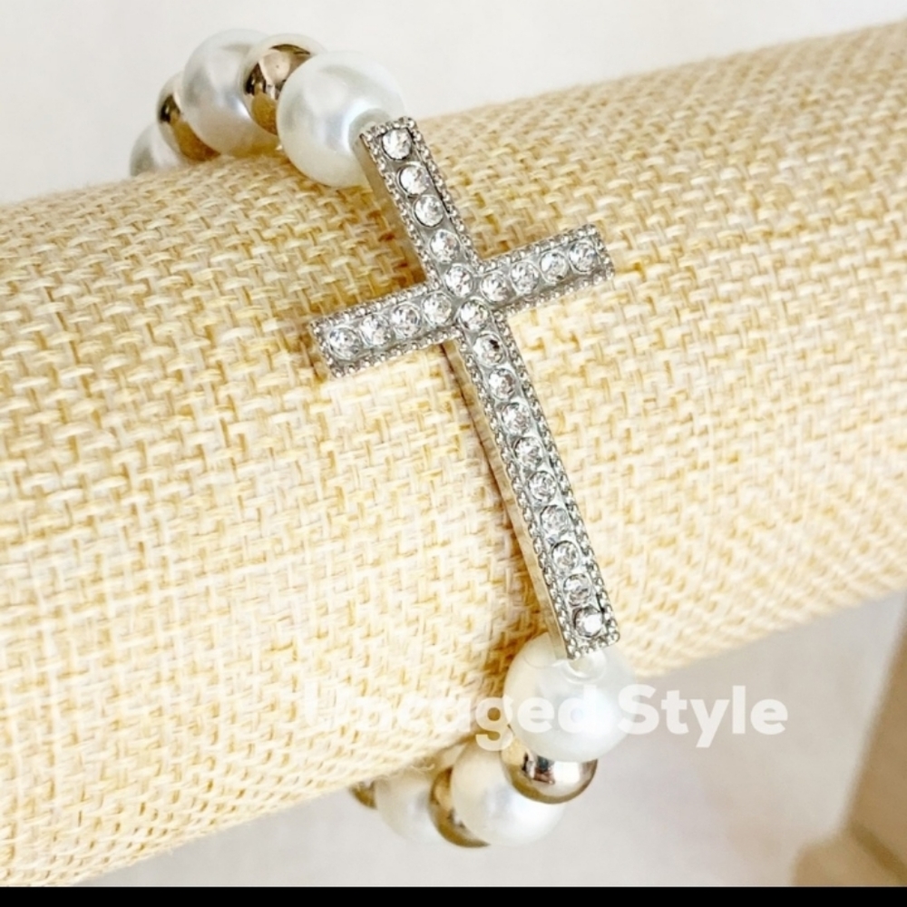 NWT Sideways Silver Cross Pearly Bracelet